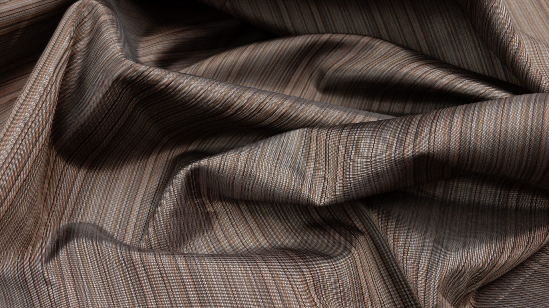 Вискозный костюмно-плательный подклад из брендовых стоковых коллекций в коричнево-серых оттенках.

Отрез 6,7 м.