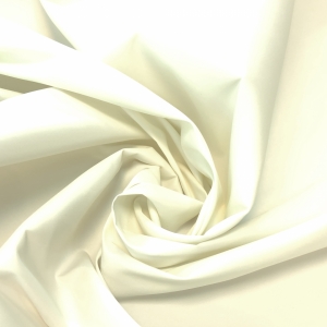 Сток итальянской фабрики! Плотная белая плащевка. Великолепно держит форму, подходит для пошива изделий с пышными фрагментами.