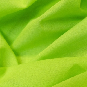 Однотонный батист неоново-зеленого цвета. Идеален в качестве компаньона или подкладки под шитье арт 436796. В основе хлопок, очень мягкий, изящный, колом не стоит. Также из этого батиста получаются очень симпатичные летние рубашки и присборенные юбки.